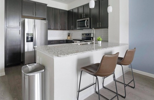 Conroe Apartment | Landing | Stylish 1BD, Gym