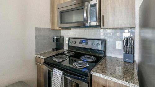 Memorial Apartment | Landing Stylish 1BD Gym