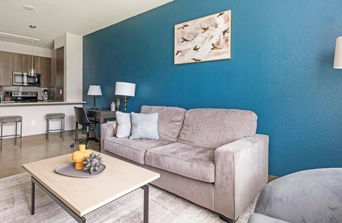 Memorial Apartment | Landing | Stylish 1BD, Gym