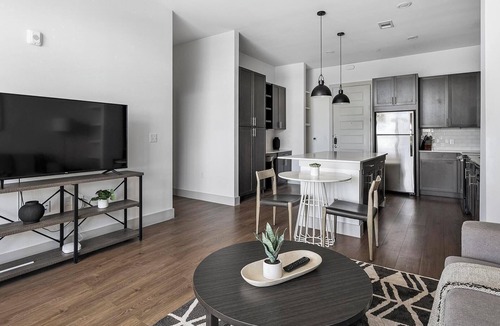Montopolis Apartment | Landing | Stylish 1BD in Montopolis