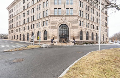 Downtown Hartford Apartment | Landing | Stylish 1BD in Downtown Hartford