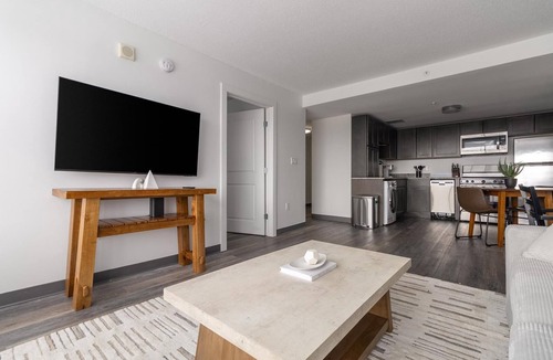 Downtown Hartford Apartment | Landing | Stylish 1BD, Pool, Game Room