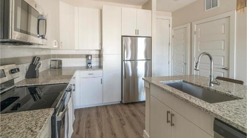 Conroe Apartment | Landing Stylish 1BD Pool Clubhouse