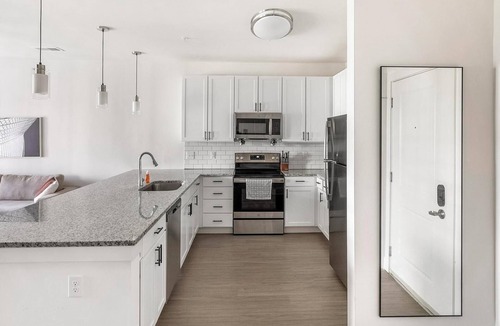Athens Apartment | Landing | Stylish 1BD, Pool, Yoga Studio