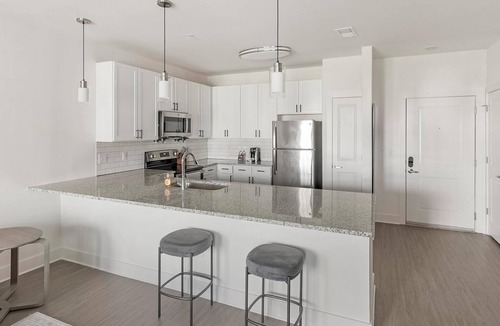 Athens Apartment | Landing | Stylish 1BD, Pool, Yoga Studio