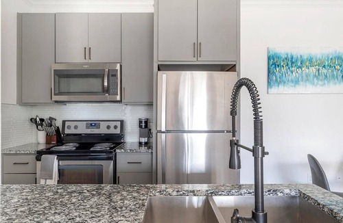 McNeil Apartment | Landing | Stylish 1BD, Pool, Gym