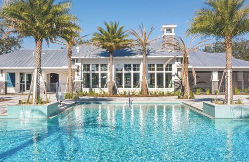 Venice Apartment | Landing | Stylish 1BD, Pool, Clubhouse