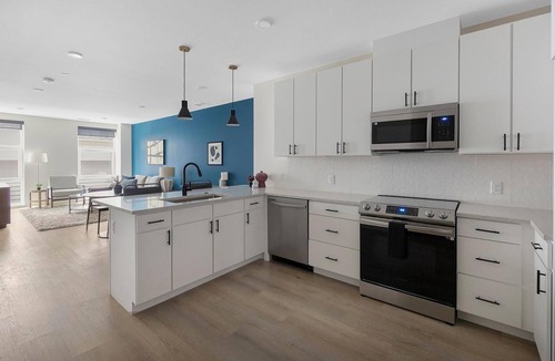 Civic Center Apartment | Landing | Stylish 1BD, Rooftop Lounge, Gym