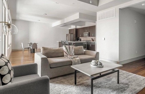 Houston Apartment | Landing | Stylish 1BD, Tennis Court, Pool