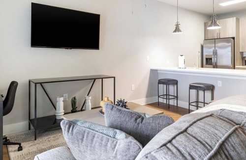 Fort Myers Apartment | Landing | Stylish 1BD, Gym, Clubhouse
