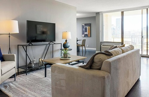 Fort Wayne Apartment | Landing | Stylish 1BD, Game Room, Gym