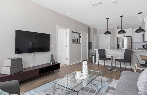 Huntsville Apartment | Landing | Stylish 1BD, Pool, Gym