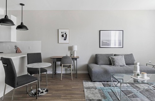Huntsville Apartment | Landing | Stylish 1BD, Pool, Gym
