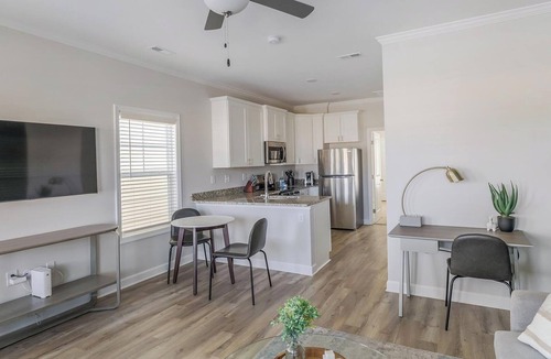 Huntsville Apartment | Landing | Stylish 1BD, Gym, Pool