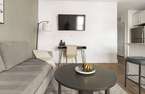 Fort Mill Apartment | Landing | Stylish 1BD, Pool, Gym