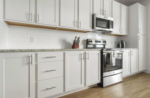 Fort Mill Apartment | Landing | Stylish 1BD, Pool, Gym