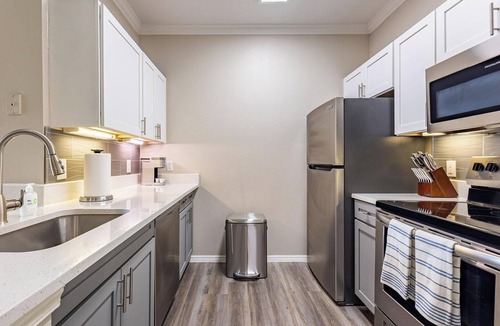 Webster Apartment | Landing | Stylish 1BD, Gym