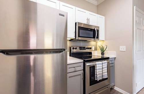 Webster Apartment | Landing | Stylish 1BD, Gym