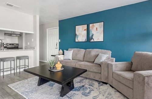 Royal Ridge Apartment | Landing | Stylish 1BD, Gym, Pool