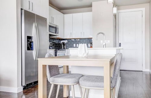 Forest Crest Apartment | Landing | Stylish 1BD, Rooftop Lounge, Gym