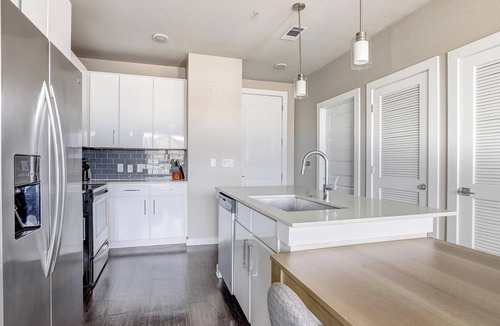 Forest Crest Apartment | Landing | Stylish 1BD, Rooftop Lounge, Gym