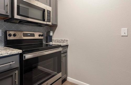 San Antonio Apartment | Landing | Stylish 1BD, Gym, Pool