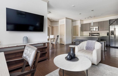 Wetmore Apartment | Landing | Stylish 1BD, Gym, Yoga Studio