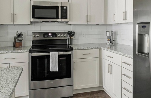 East Raleigh Apartment | Landing | Stylish 1BD, Yoga Studio, Gym