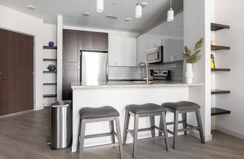 City Park Apartment | Landing | Stylish 1BD, Yoga Studio