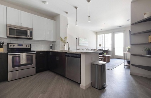 City Park Apartment | Landing | Stylish 1BD, Yoga Studio