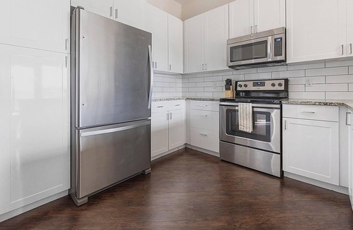 City Park Apartment | Landing | Stylish 1BD, Yoga Studio