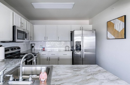 Yukon Apartment | Landing | Stylish 2BD, Gym, Clubhouse