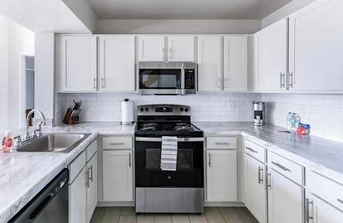 Yukon Apartment | Landing | Stylish 2BD, Gym, Clubhouse
