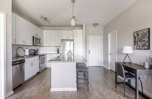 Land O' Lakes Apartment | Landing | Stylish 2BD, Gym, Pool