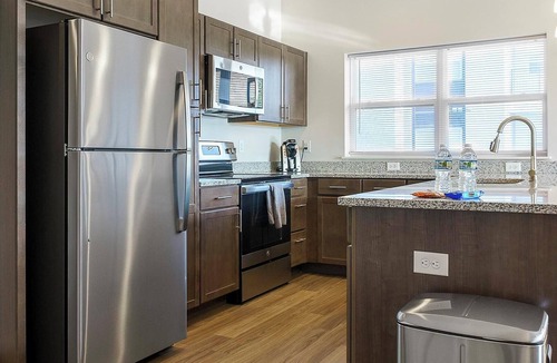 Cartersburg Apartment | Landing | Stylish 2BD, Courtyard, Gym