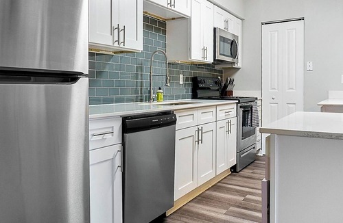 Indianapolis Apartment | Landing | Stylish 2BD, Pool, Courtyard