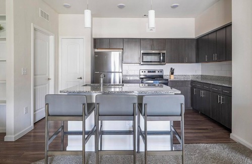 Pflugerville Apartment | Landing | Stylish 2BD, Gym, Yoga Studio