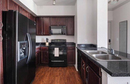 Northeast Houston Apartment | Landing | Stylish 2BD, Clubhouse, Game Room