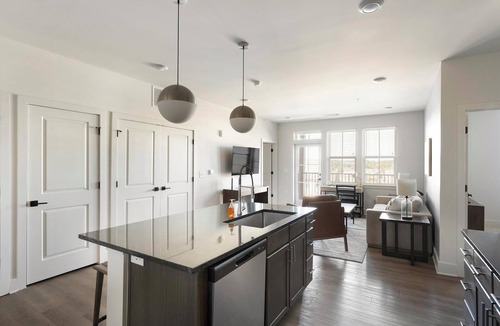 Madison Apartment | Landing | Stylish 2BD, Clubhouse, Gym
