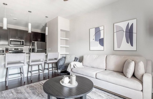 Katy Apartment | Landing | Stylish 2BD, Clubhouse, Pool
