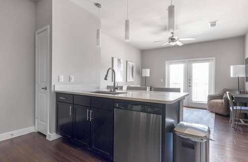 Katy Apartment | Landing | Stylish 2BD, Clubhouse, Pool