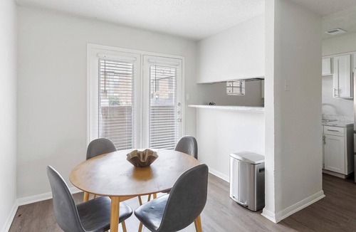 Denton Apartment | Landing | Stylish 2BD, Courtyard, Gym