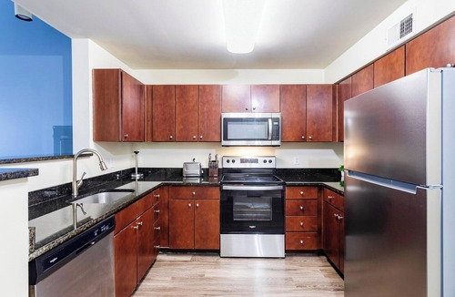 West New Haven Apartment | Landing | Stylish 2BD, Gym