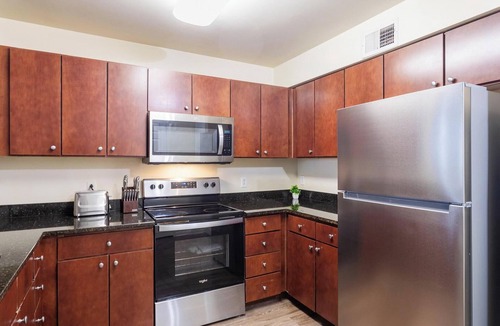 West New Haven Apartment | Landing | Stylish 2BD, Gym