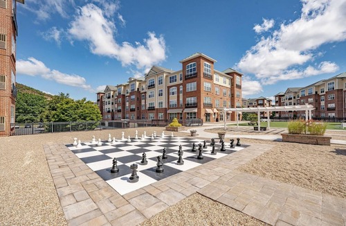 West New Haven Apartment | Landing | Stylish 2BD, Gym