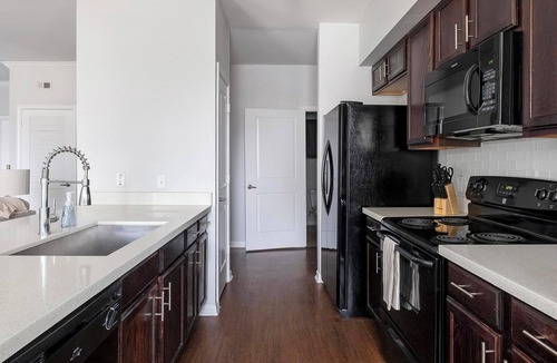 Atascocita Apartment | Landing | Stylish 2BD, Game Room, Clubhouse