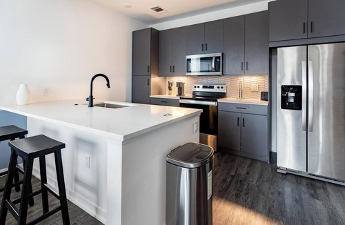 Coraopolis Apartment | Landing | Stylish 2BD, Gym, Courtyard