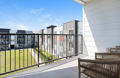 Lower Basin Lake Travis Apartment | Landing | Stylish 2BD, Gym, Pool