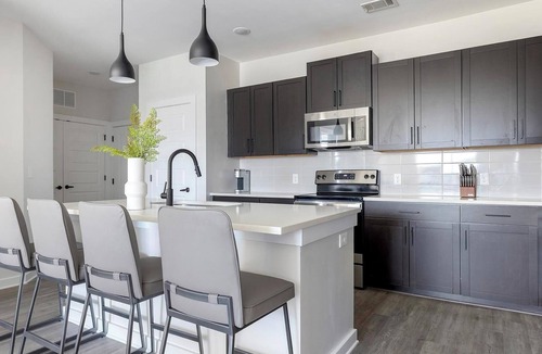 Sugar Hill Apartment | Landing | Stylish 2BD, Gym, Clubhouse
