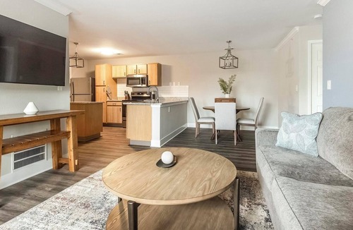 Eureka Apartment | Landing | Stylish 2BD, Gym, Clubhouse
